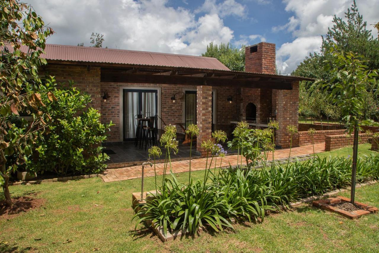 Tarry-Stone Cottages Dullstroom Exterior photo